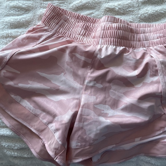 Athleta pink camo shorts size XXS - Picture 1 of 1